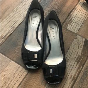 Great condition gray with patten black wedge.